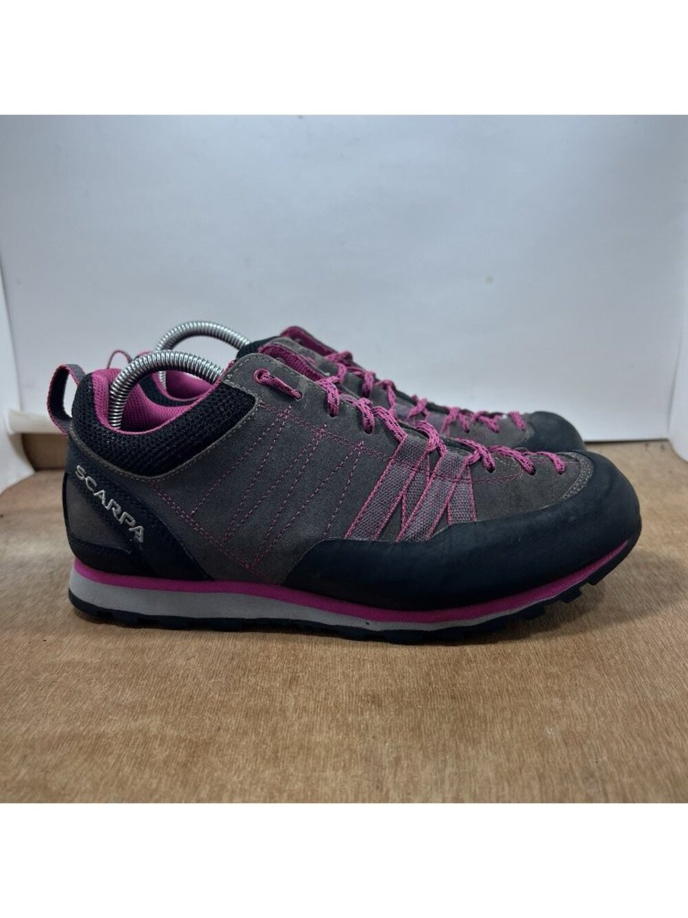 Scarpa Crux Womens Size 9.5 Pink Grey Shoes Approach Hiking Vibram Climbing